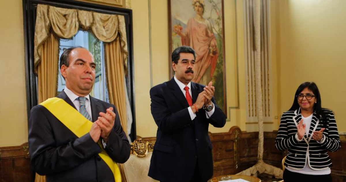 Maduro en el acto de despedida del embajador cubano Rogelio Polanco © Twitter / Nicolás Maduro