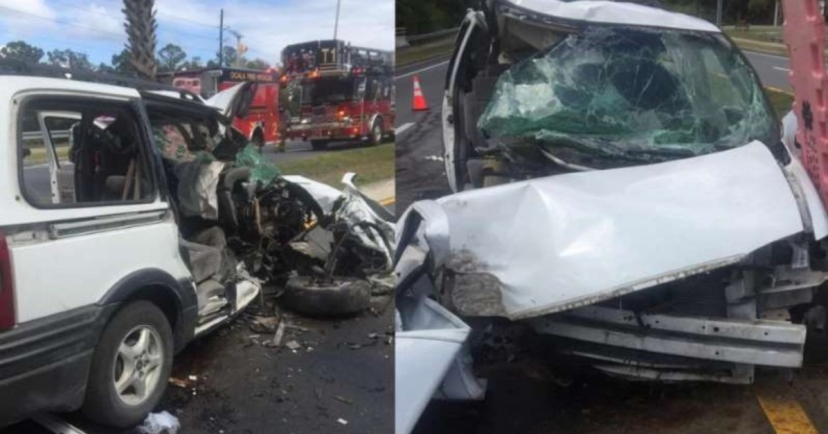 Estado de la miniván tras el choque © Ocala Fire Rescue