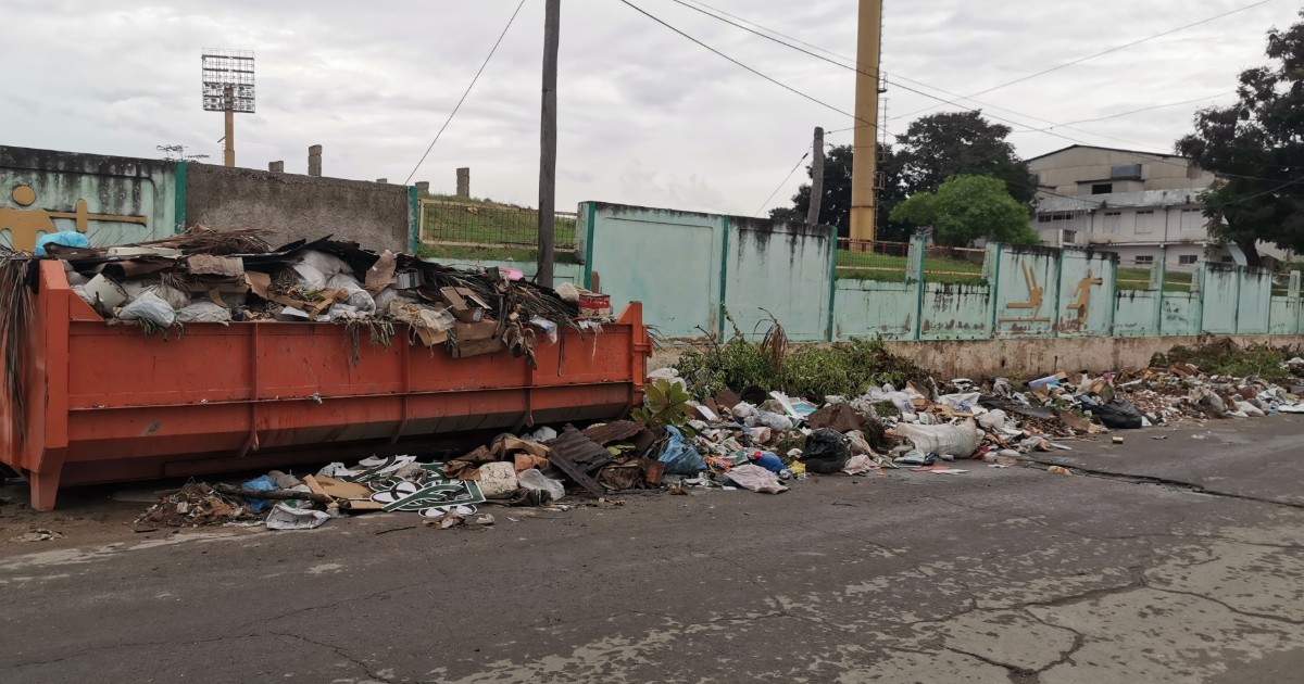 Basura desbordada en Santiago de Cuba © CiberCuba