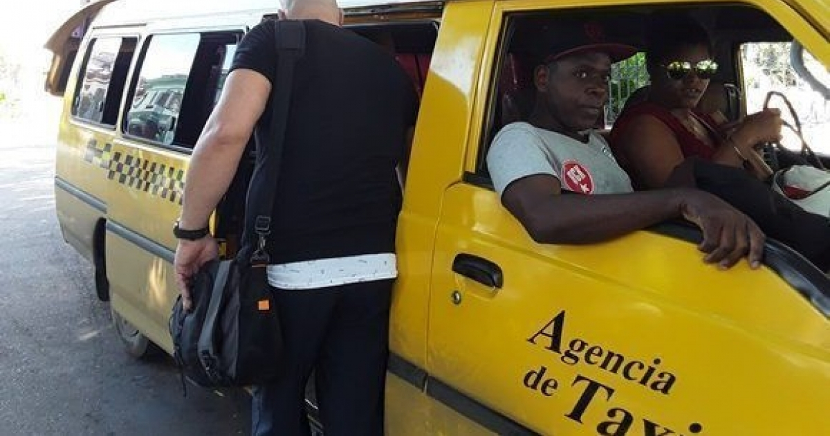 Taxi estatal cubano © Cubadebate