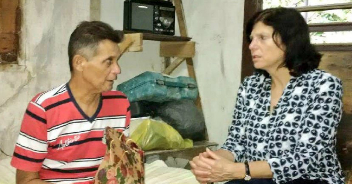 Guillermo del Sol y Mara Teckach luego de que el activista político abandonara la huelga de hambre © Facebook / Embajada de EEUU en Cuba