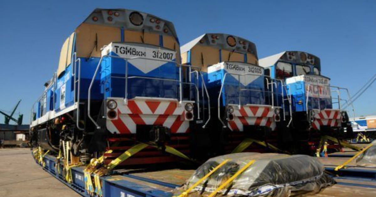 Locomotoras rusas para Cuba. © Facebook / Bernardo Espinosa