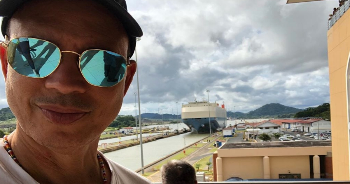 Alexis Valdés, en el Canal de Panamá. © Instagram / Alexis Valdés