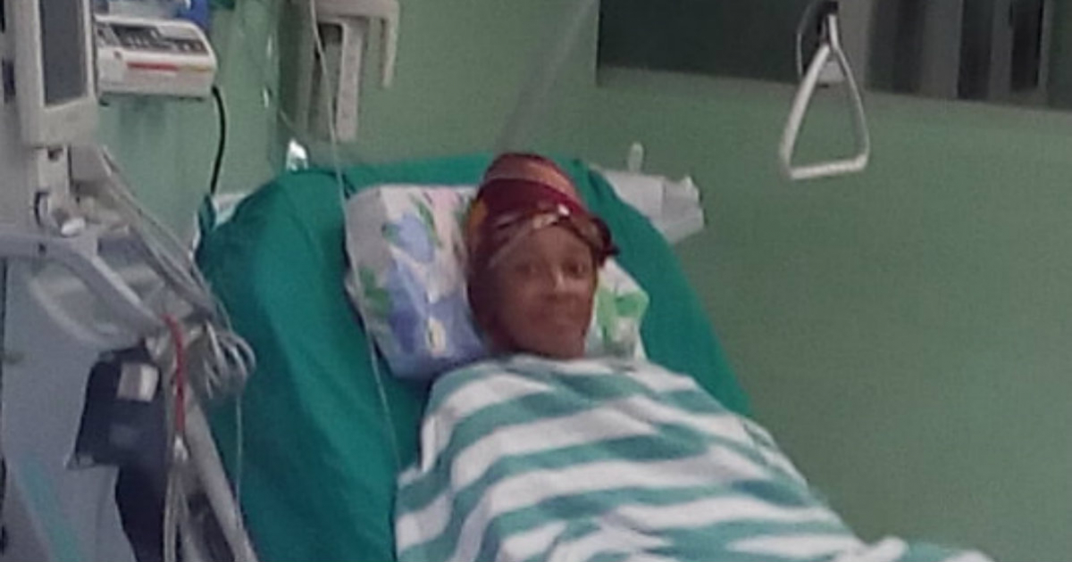 La Dama de Blanco Xiomara Cruz en el hospital © Facebook / Berta Soler