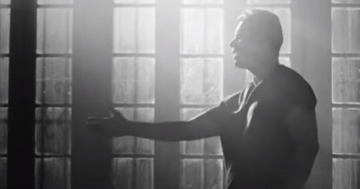Leoni Torres en su videoclip © Youtube Screenshot