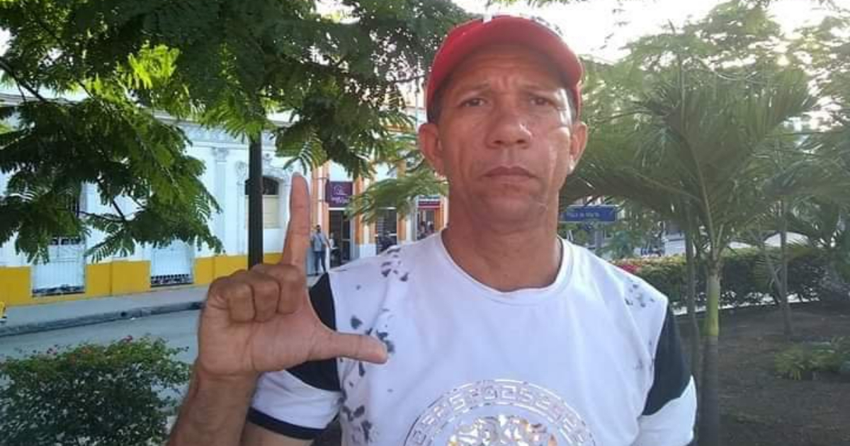 Ovidio Martín Castellanos, el activista político golpeado en una cárcel de Cuba © Twitter / Ernesto Oliva Torres