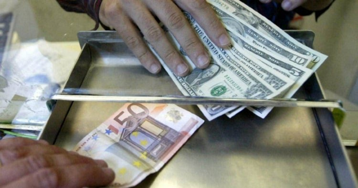 Las nuevas cuentas bancarias solo aceptarán "monedas extranjeras". © CiberCuba 