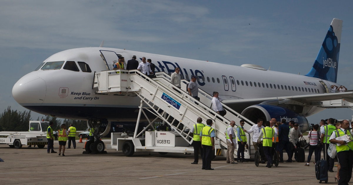 Primer vuelo de JetBlue a Santa Clara en 2016 (imagen de referencia). © Cubadebate / Ismael Francisco