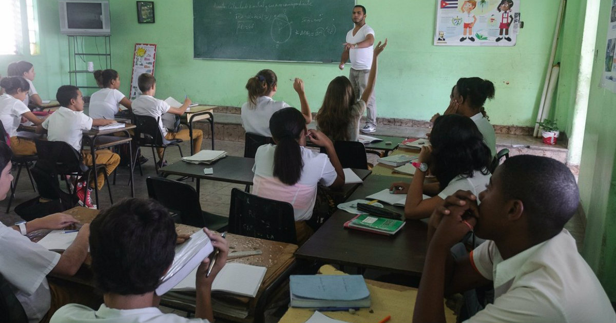 Clase en una aula de Cuba en una imagen de archivo © Juventud Rebelde / Calixto N. Llanes