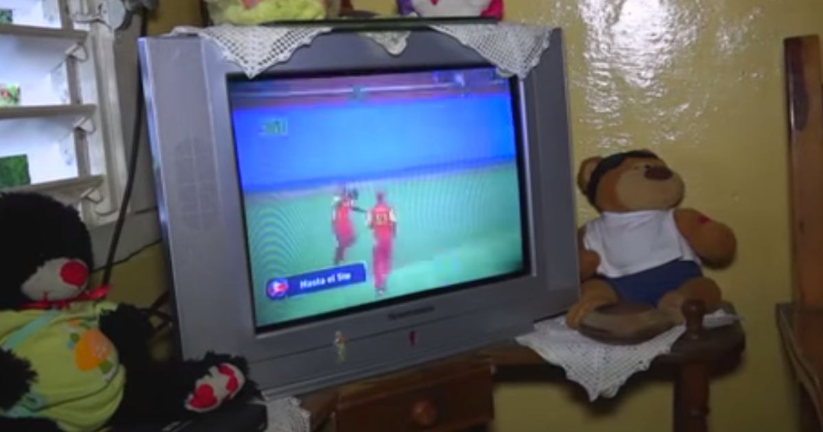 Un televisor en Cuba (imagen de referencia). © Captura de pantalla de YouTube