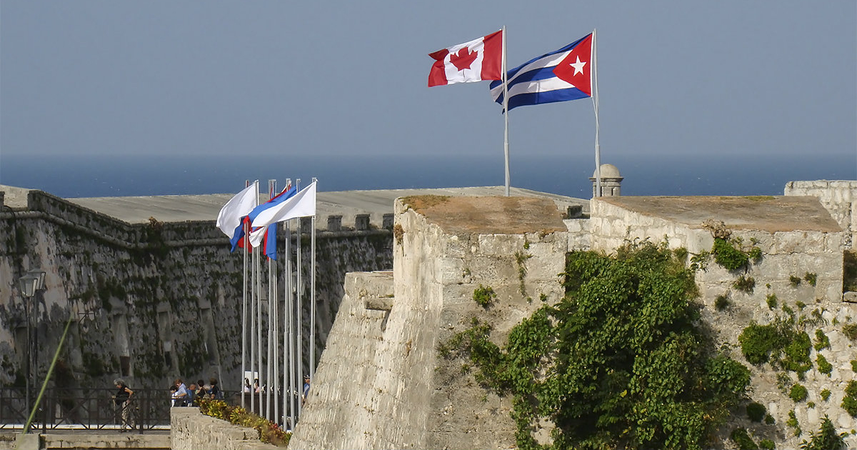 Banderas de Cuba y Canadá © CiberCuba