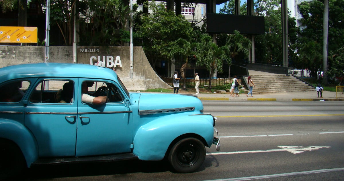 Almendrón en La Habana © CiberCuba
