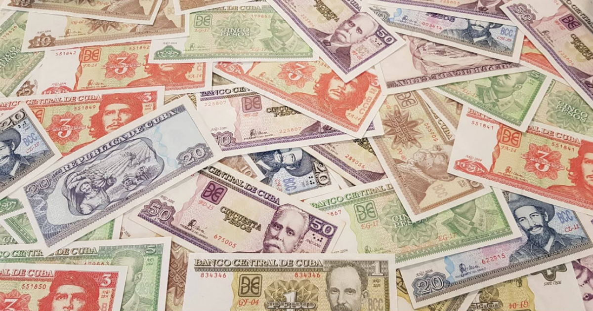 Dinero en moneda nacional cubana. © CiberCuba