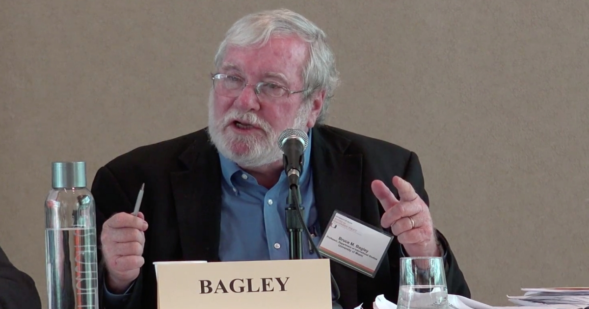 El profesor Bruce Bagley, en una conferencia en 2015. (imagen de archivo) © Captura de pantalla de YouTube / Wenceslao Cruz