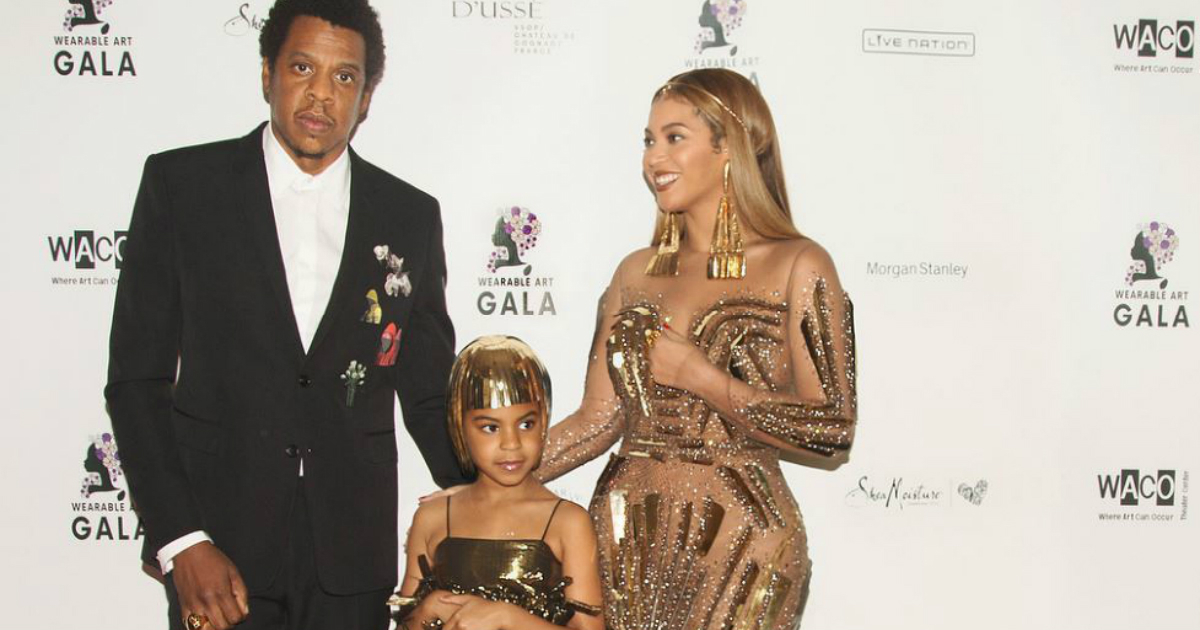 Jay-Z y Beyoncé con su hija mayor, Blue Ivy Carter © Instagram / Beyoncé