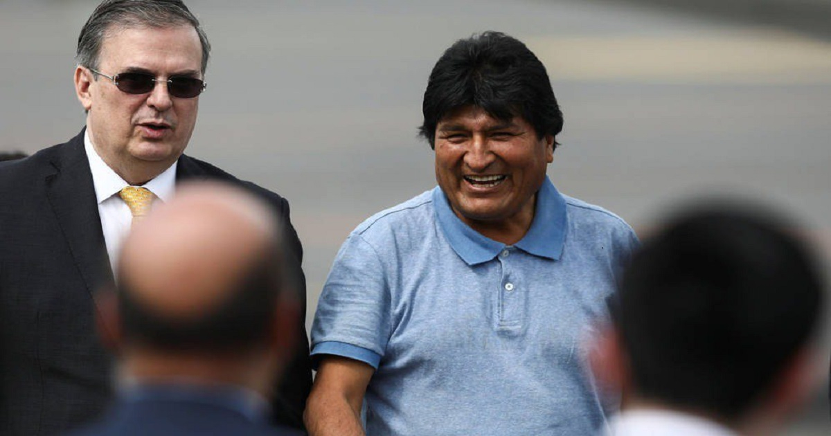 Evo Morales a su llegada a México. © Twitter/@evoespueblo