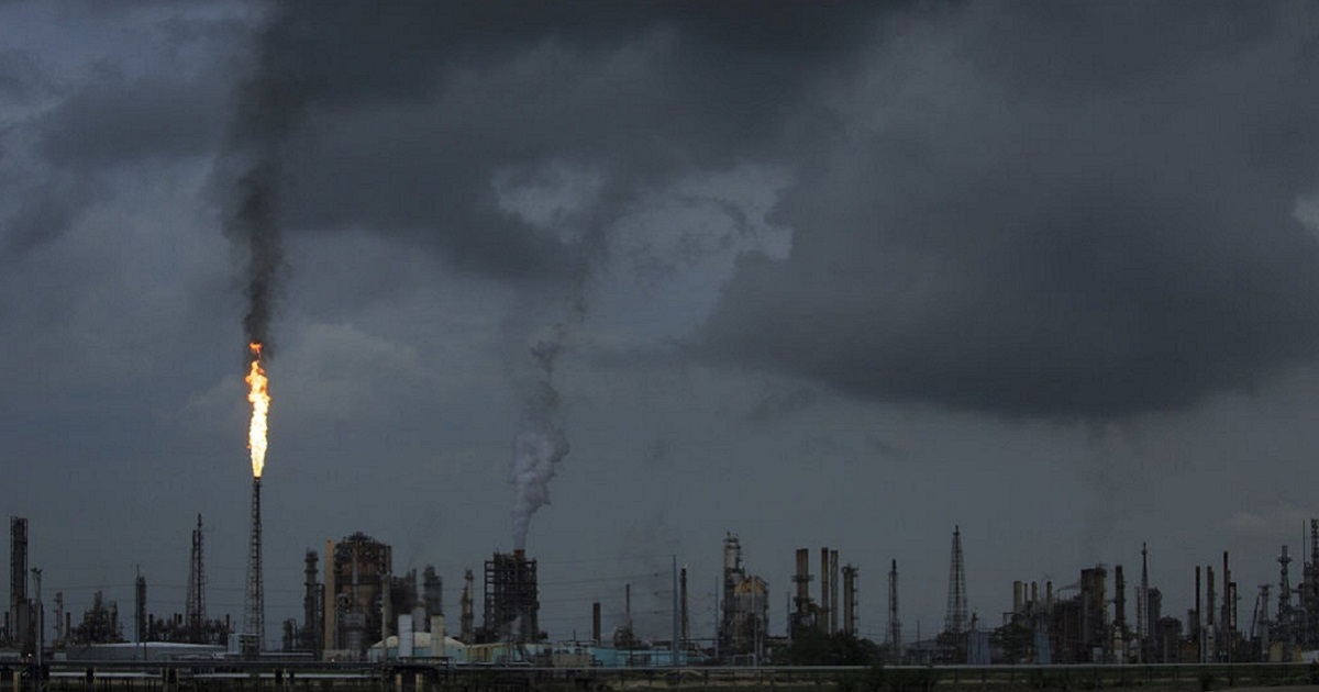 Llamarada de gas en una refinería Shell en Norco, California. © Drew Angerer/Getty Images/The New York Times