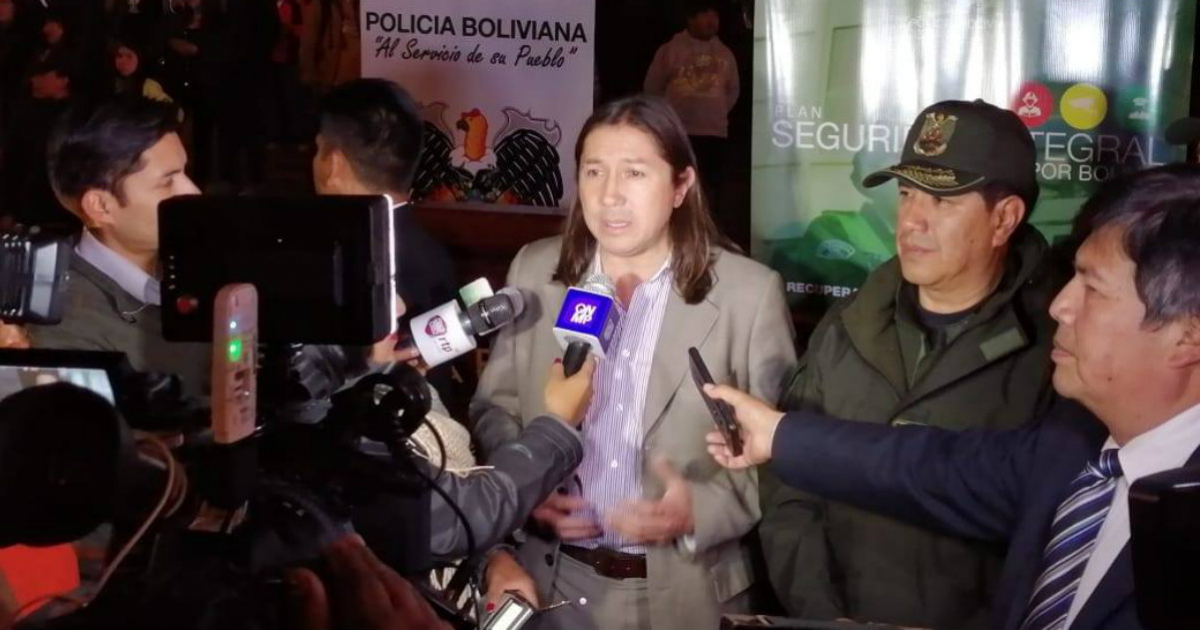 Marcel Rivas conversa con la prensa © Facebook/Dirección General de Migración
