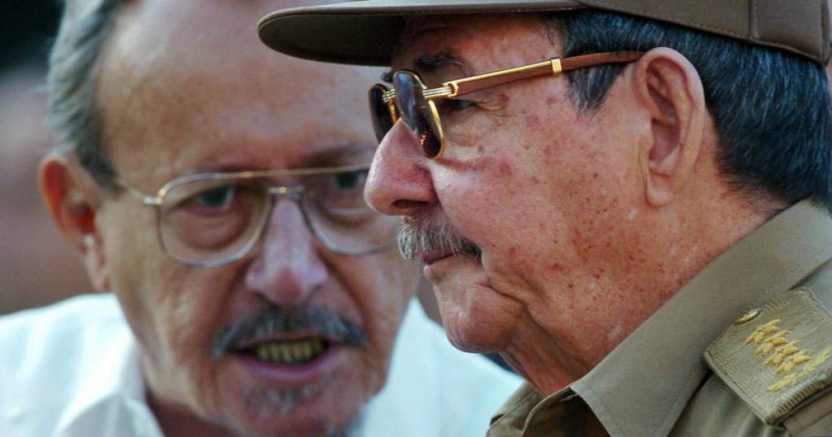 Faure Chomón junto a Raúl Castro © Faure Chomón Mediavilla