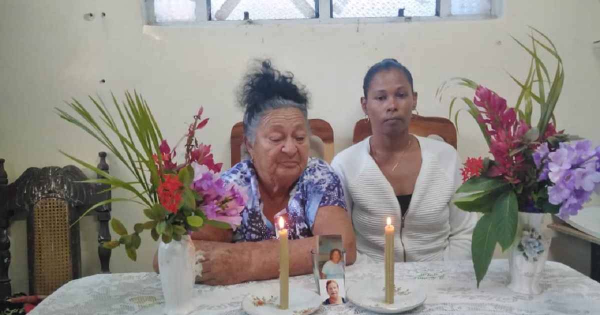 Familiares velan a Magaly con fotos en su casa de Cuba © Cubanet