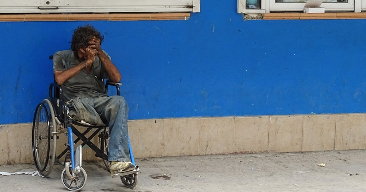 Persona en silla de ruedas en Cuba © CiberCuba