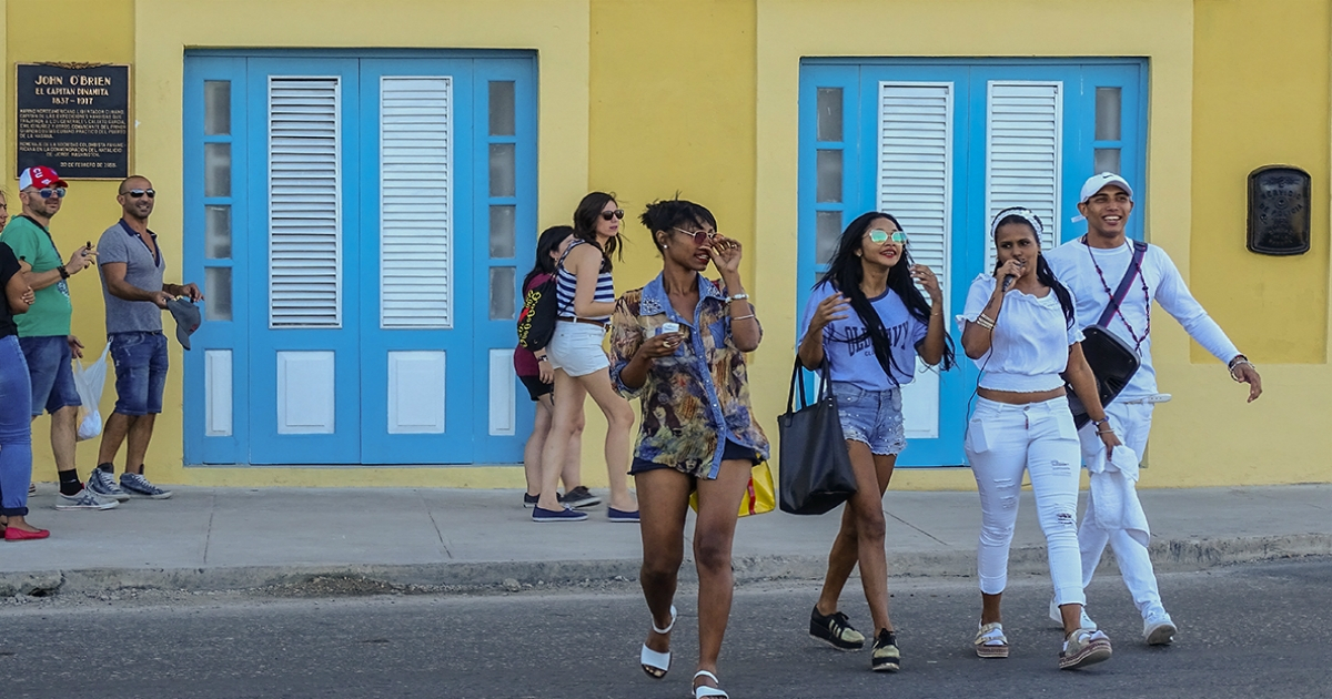 Jóvenes cubanos. (Imagen referencial) © CiberCuba