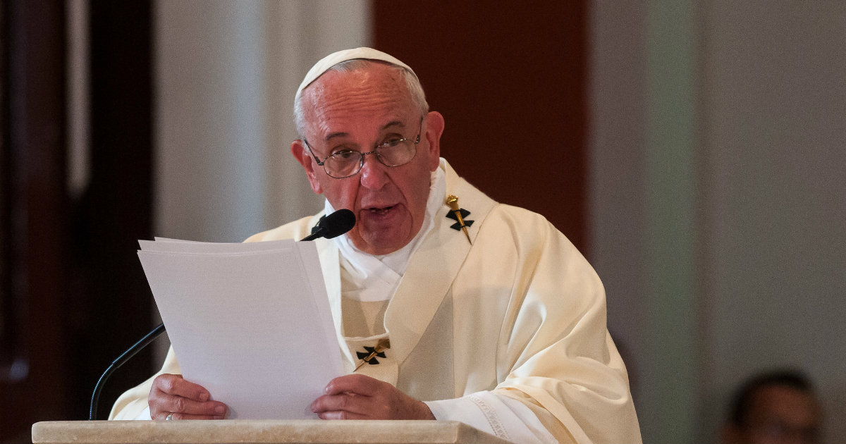El Papa Francisco lee un discurso en una imagen de archivo © Flickr / Calixto N. Llanes