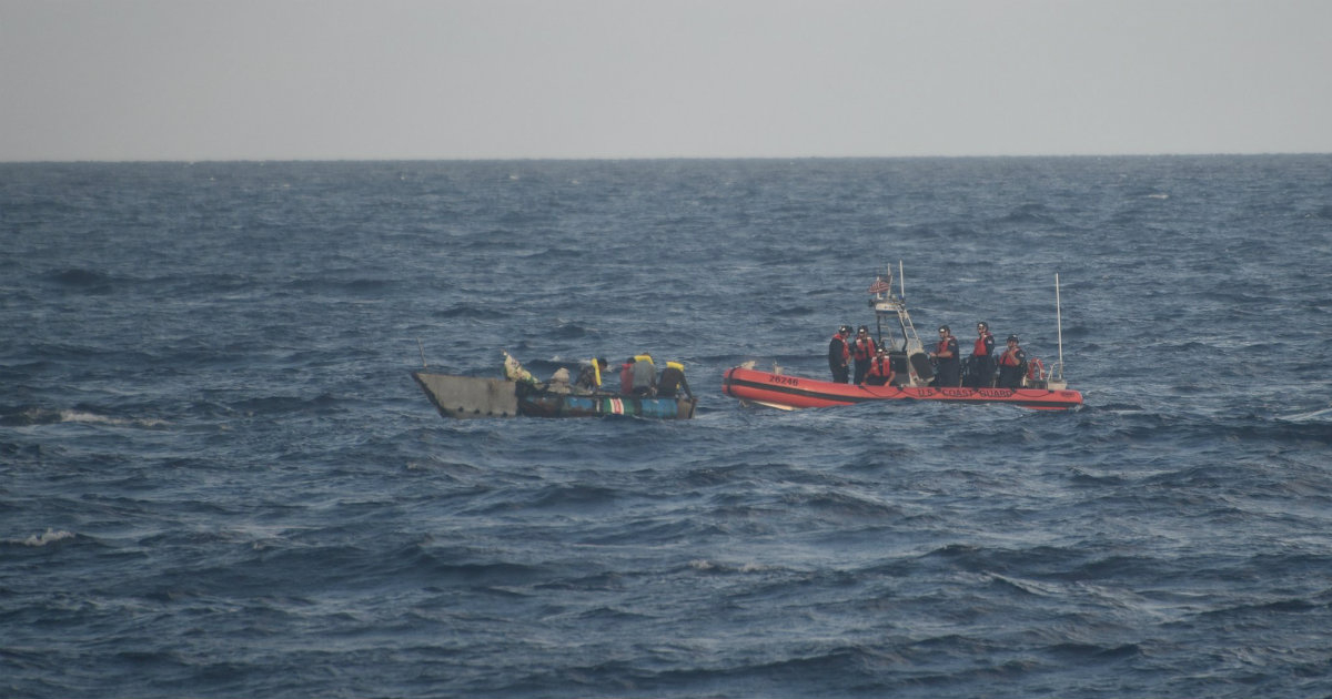 La Guardia Costera intercepta a la expedición de migrantes cubanos © Guardia Costera