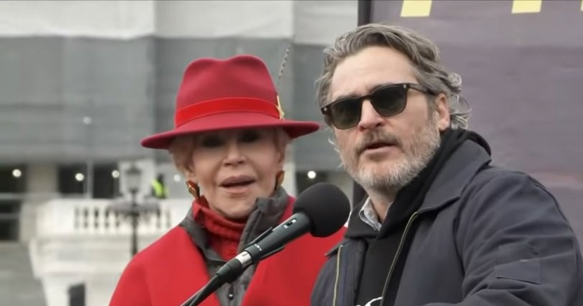 Jane Fonda y Joaquin Phoenix © Captura de video de YouTube 