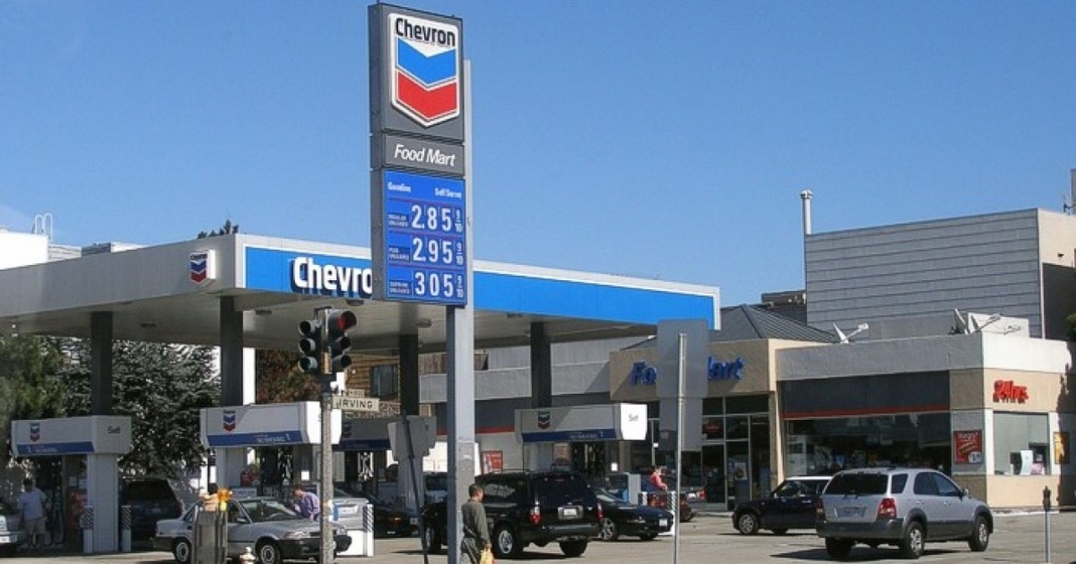 Estación de servicio de Chevron © Wikimedia