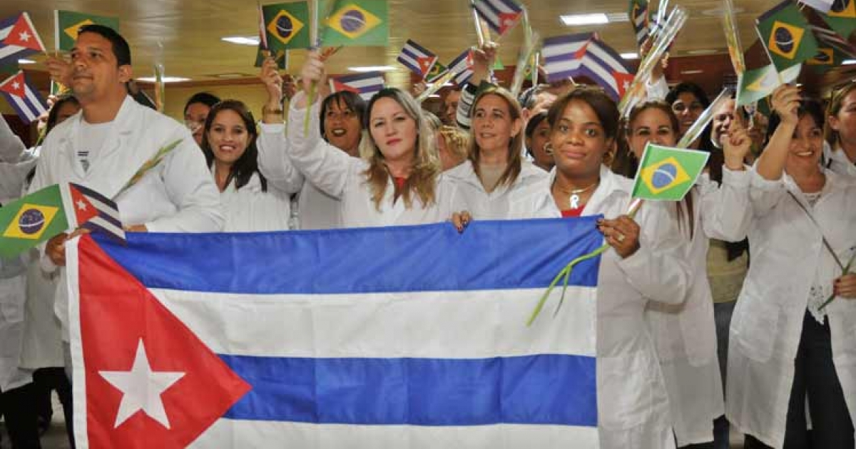 Médicos cubanos en Brasil (imagen referencial) © Trabajadores 