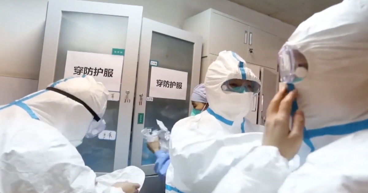 Médicos en Wuhan. © Captura de pantalla
