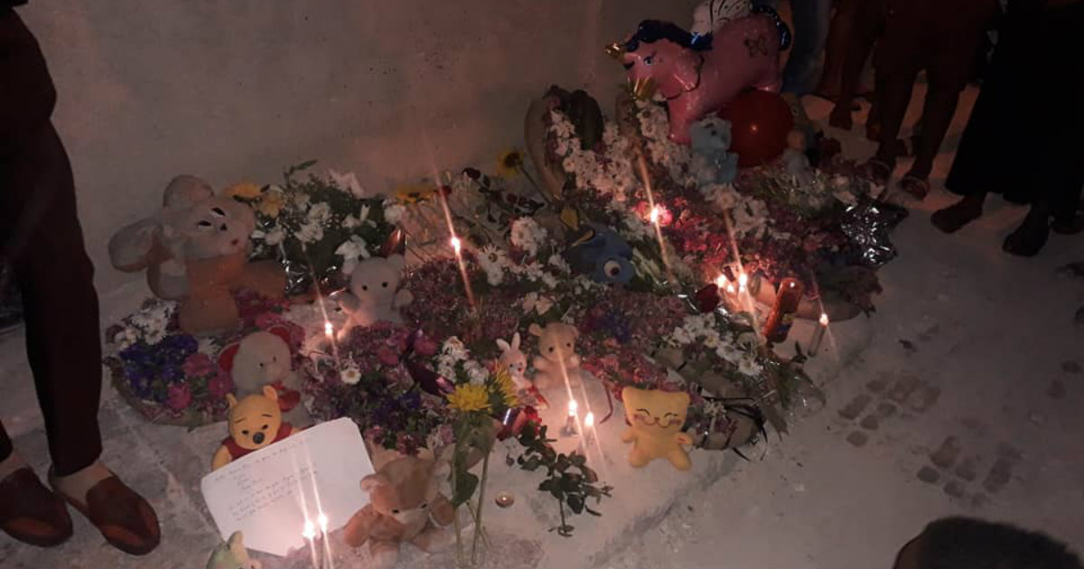 Altar en homenaje a las tres niñas fallecidas en La Habana Vieja © Facebook/Nazarena Fernández