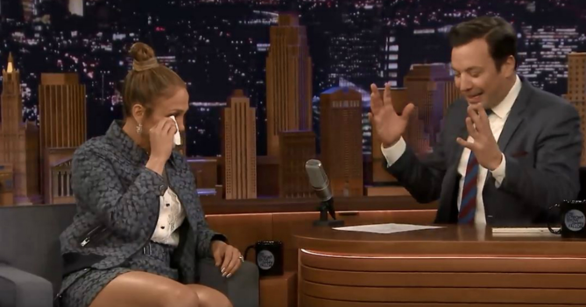Jennifer Lopez se emociona en el programa de Jimmy Fallon © Youtube / Jimmy Fallon