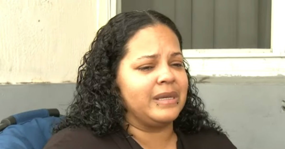 La cubana Yanelys Betancourt recordando a su hijo © Captura de vídeo / América Tevé