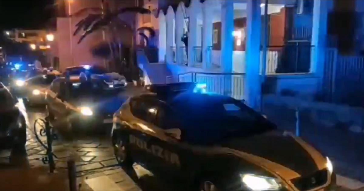 Policía de Ischia (Imagen de referencia) © Screenshot/Twitter/@ildisparilive