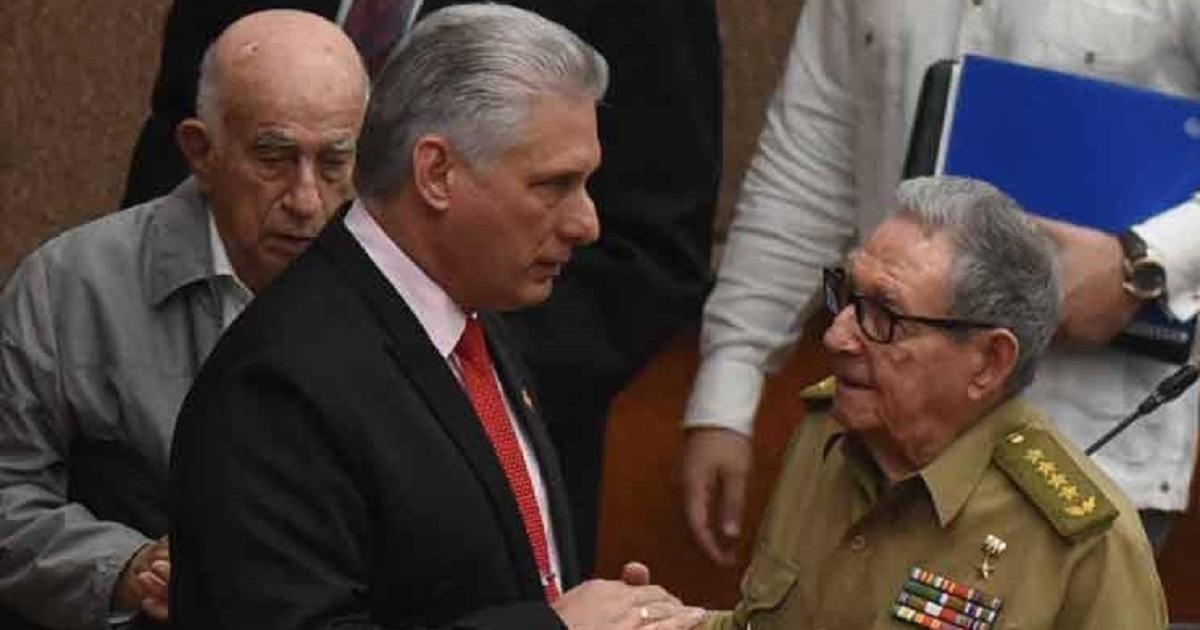 Miguel Díaz-Canel y Raúl Castro © Prensa Latina