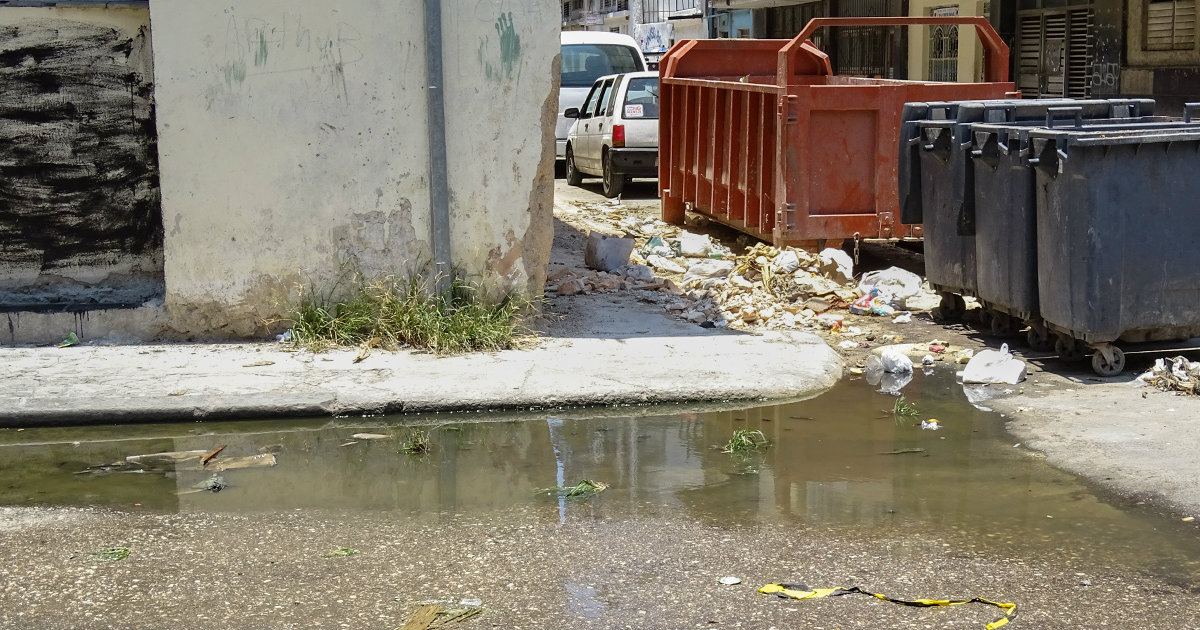 Aguas sucias y basura en Centro Habana © CiberCuba