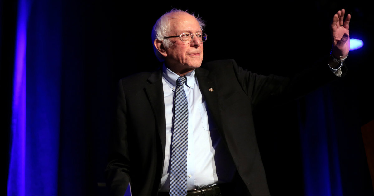El demócrata Bernie Sanders saludando © Flickr / Gage Skidmore