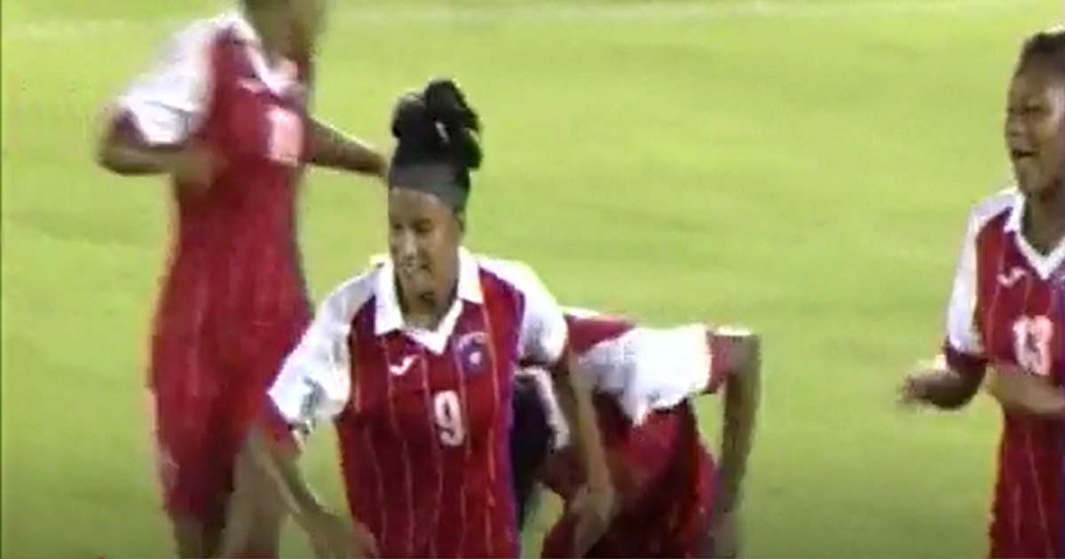 Selección cubana en el premundial Sub-20 femenino de Concacaf celebra gol ante Honduras. © Screenshot/Diez