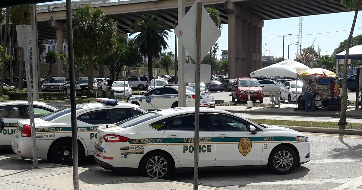 Policía de Florida © CiberCuba