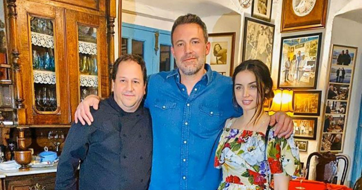 Ben Affleck y Ana de Armas junto al chef Iván Rodríguez en La Habana © Instagram / chef_ivan_rodriguez