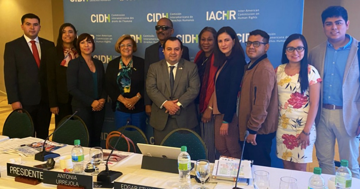 Rosa María Payá y otros activistas cubanos con miembros de la CIDH © Twitter
