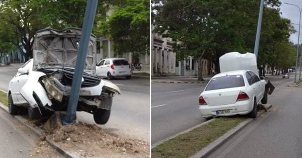 Un auto se incrustó contra un poste de la avenida Carlos III en la mañana del domingo © Facebook/Amigos del motor