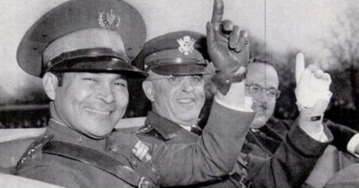 Batista con el Jefe de Estado Mayor del Ejército de EEUU Malin Craig en1938 © Wikipedia