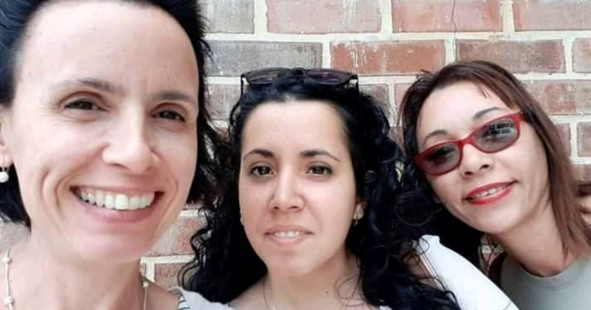 Omara Ruiz, Camila Acosta e Iiana Hernández © Facebook 