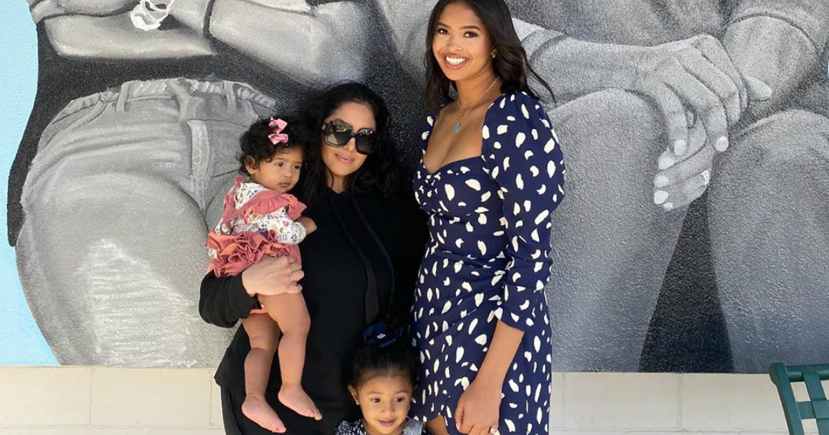 Vanessa Bryant junto a sus hijas © Instagram / Vanessa Bryant