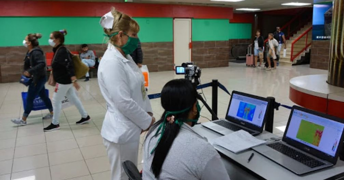 Control sanitario en la Terminal 3 del aeropuerto José Martí © Juventud Rebelde
