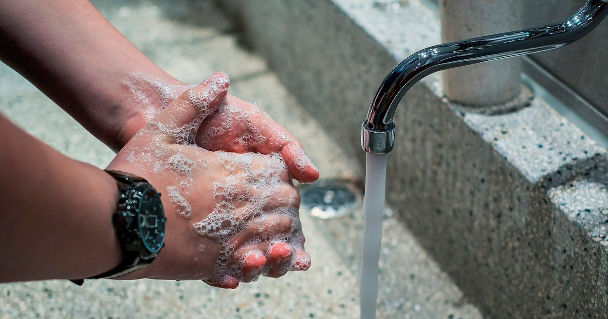 Lavarse las manos con agua y jabón © Pixabay creative commons