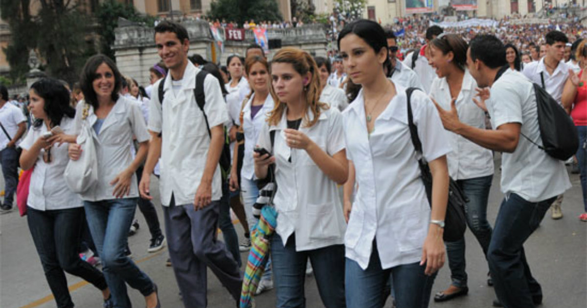 Estudiantes de Medicina en Cuba en una imagen de archivo © Juventud Rebelde / Roberto Ruiz Espinosa